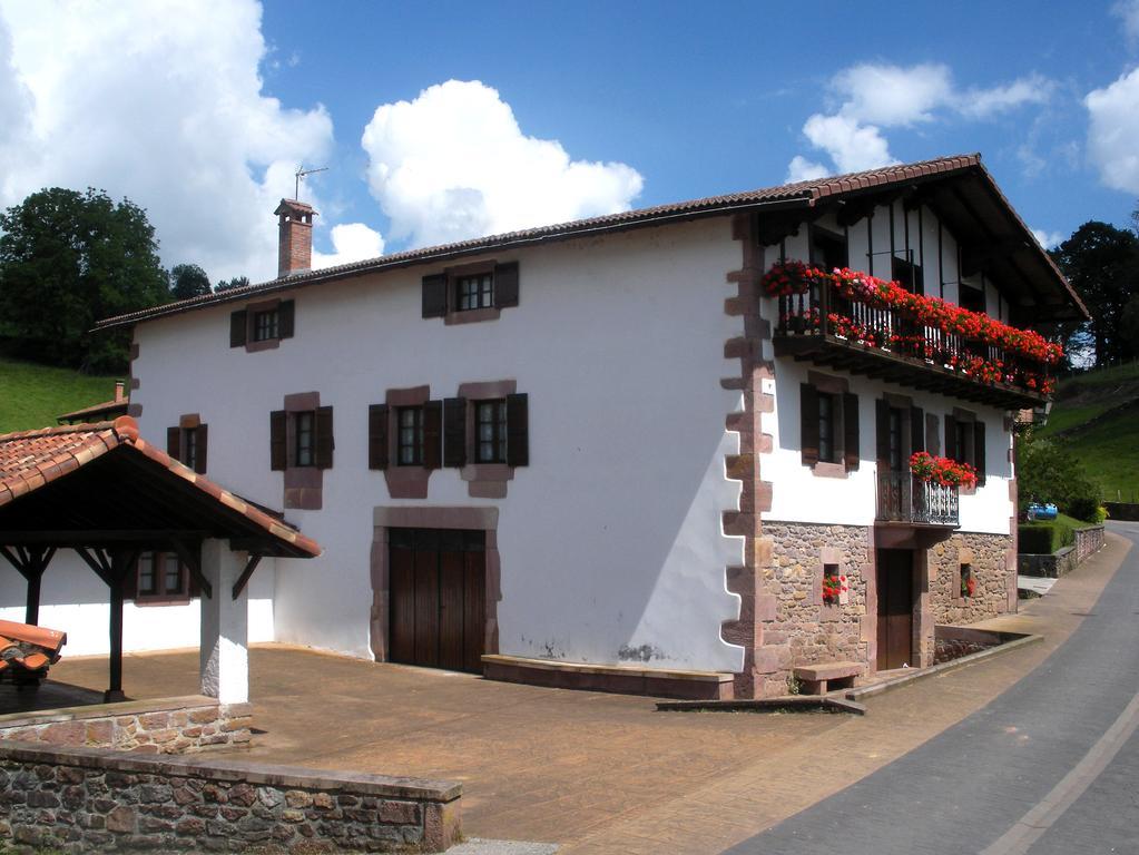 Casa Rural Bordaberea Maya del Baztan Bagian luar foto